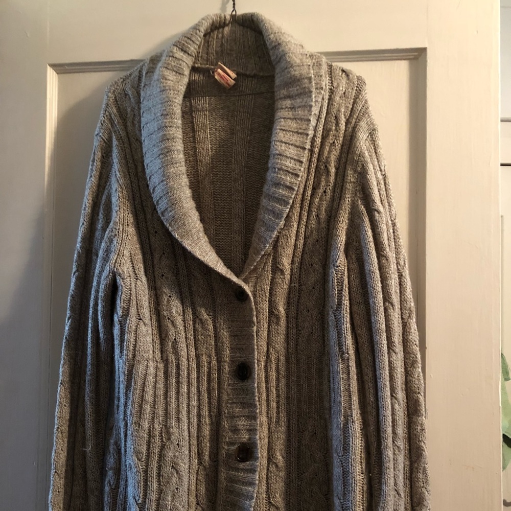 Women’s Button-up Sweater